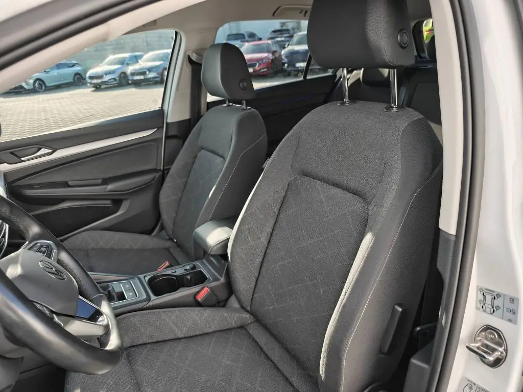 Volkswagen Golf Life 6G 1,5TSi / 96kW