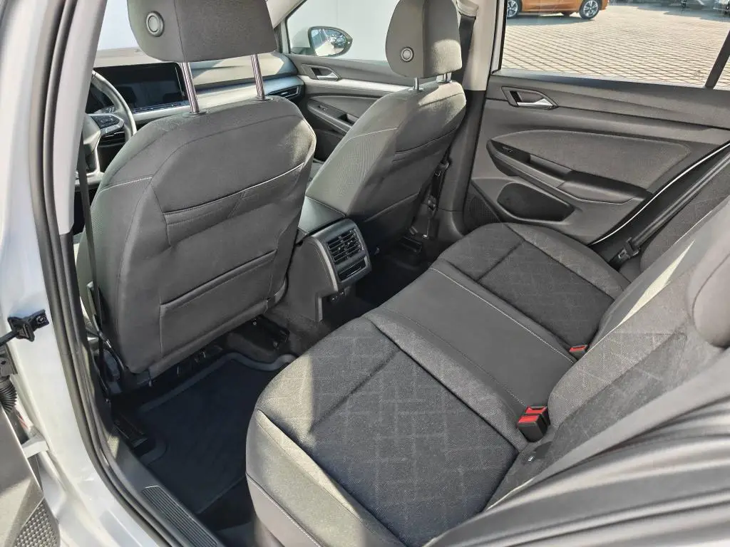 Volkswagen Golf Life 6G 1,5TSi / 96kW