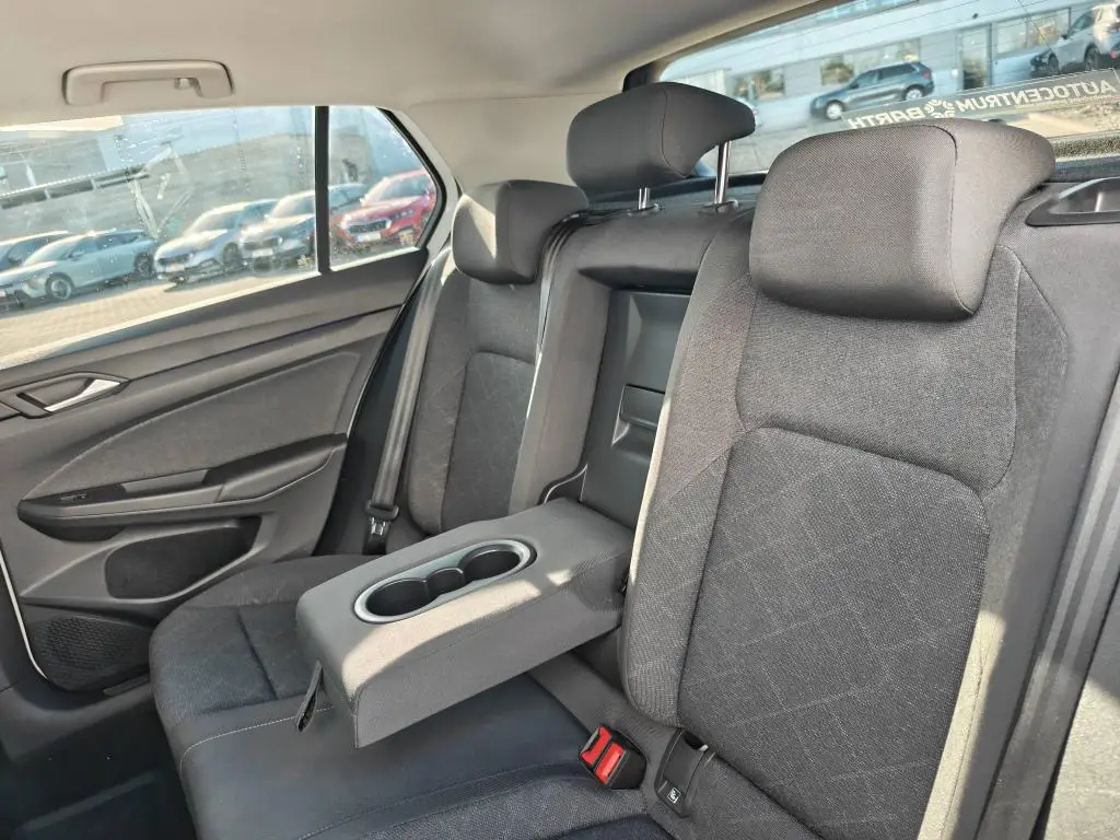 Volkswagen Golf Life 6G 1,5TSi / 96kW