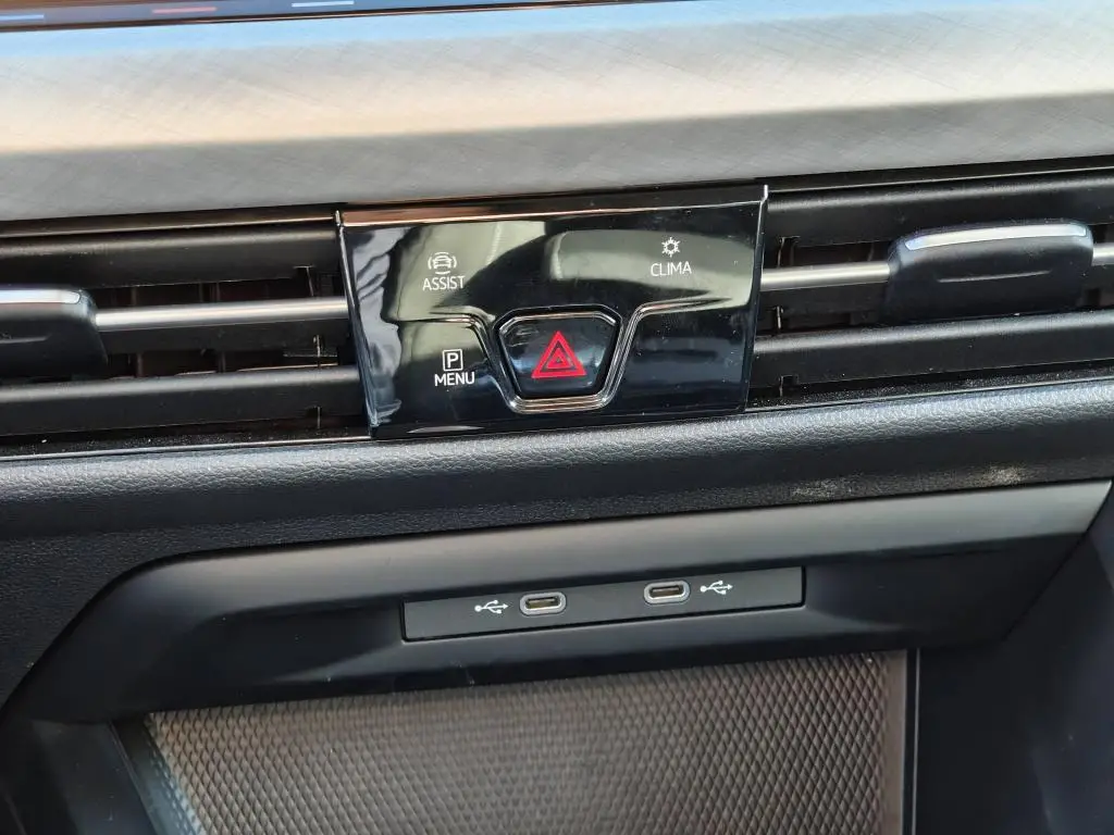 Volkswagen Golf Life 6G 1,5TSi / 96kW