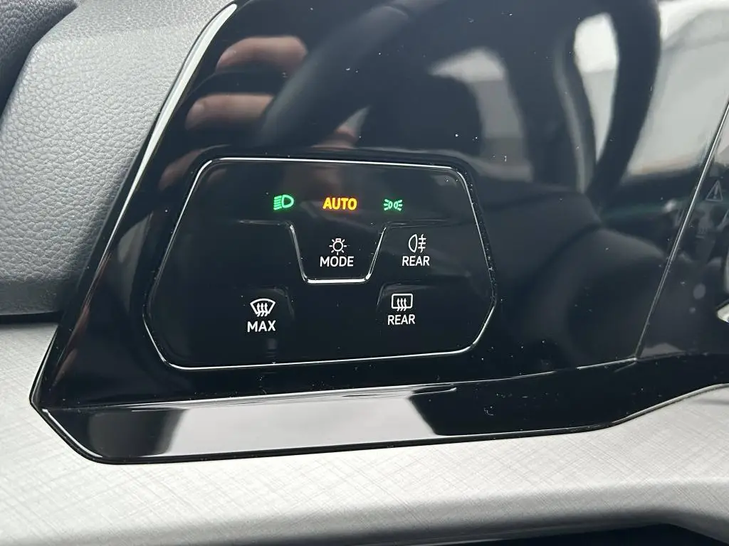 Volkswagen Golf Life 6G 1,5TSi / 96kW