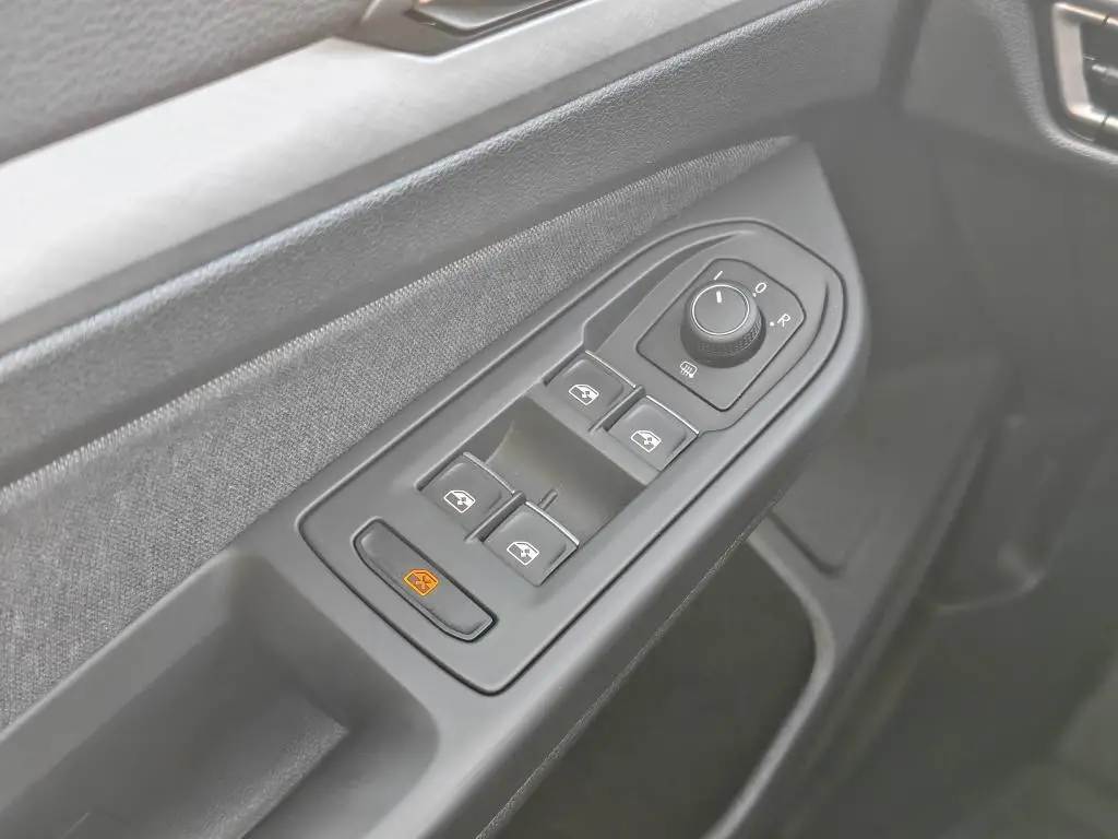 Volkswagen Golf Life 6G 1,5TSi / 96kW