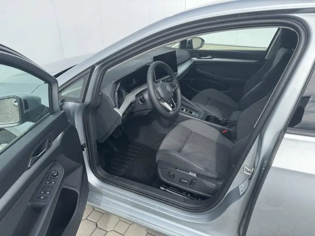 Volkswagen Golf People 7DSG 1,5eTSi / 85kW