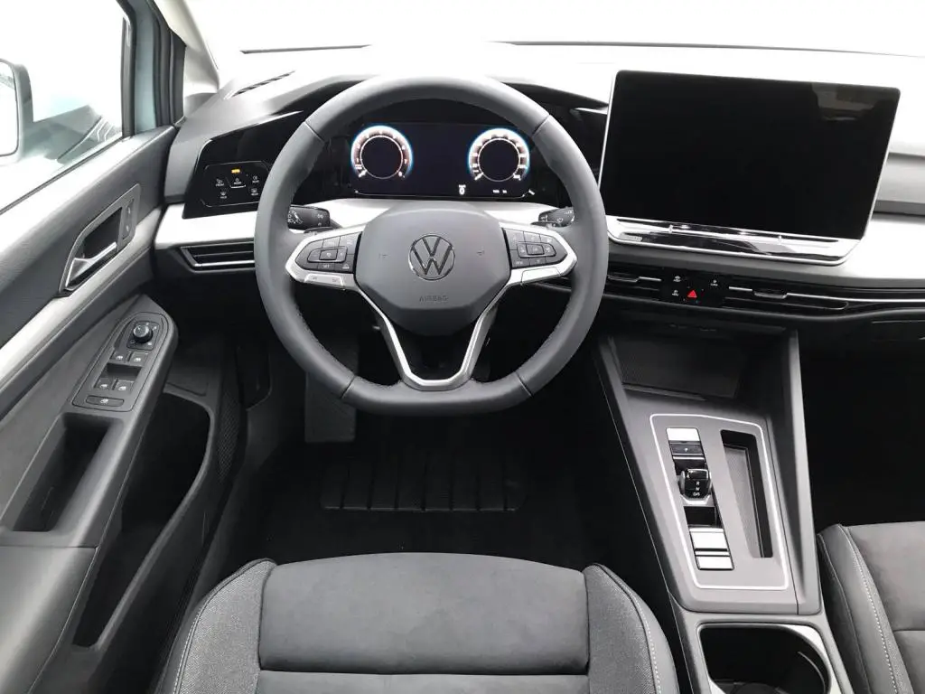 Volkswagen Golf People 7DSG 1,5eTSi / 85kW