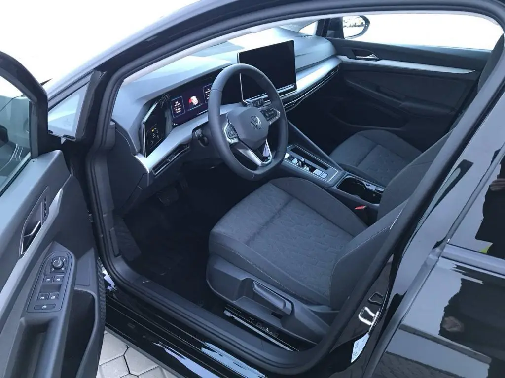 Volkswagen Golf People 7DSG 1,5eTSi / 85kW