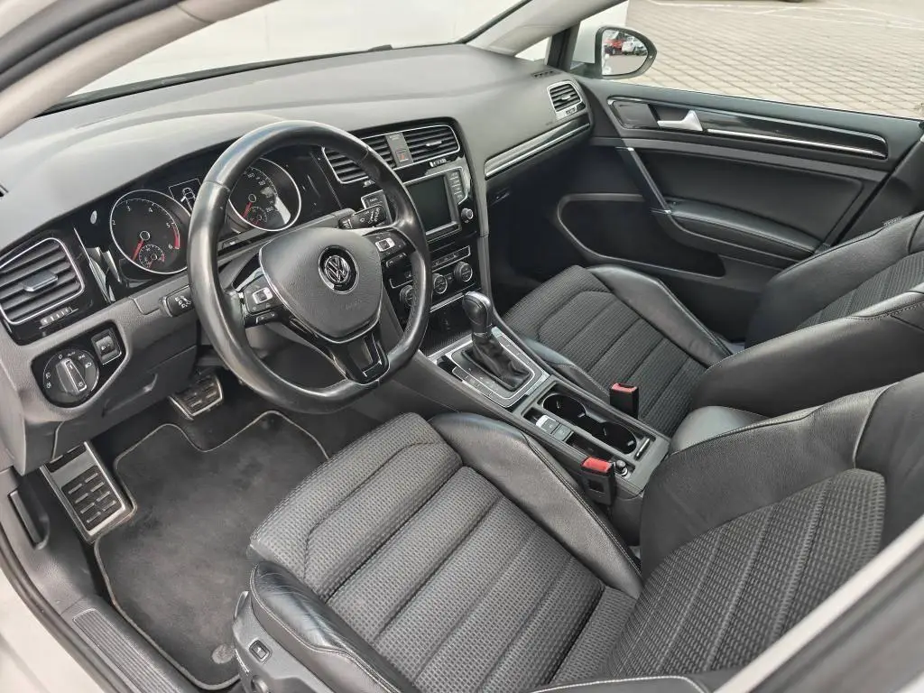 Volkswagen Golf Variant Highline DSG 1,6 / 81kW