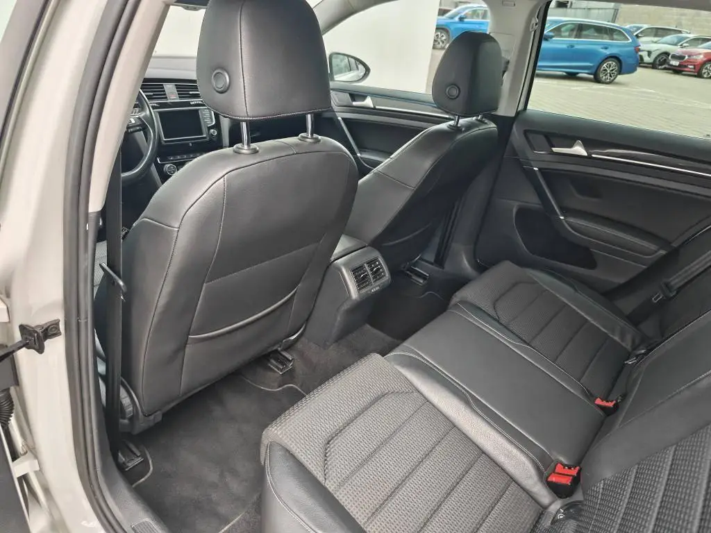 Volkswagen Golf Variant Highline DSG 1,6 / 81kW