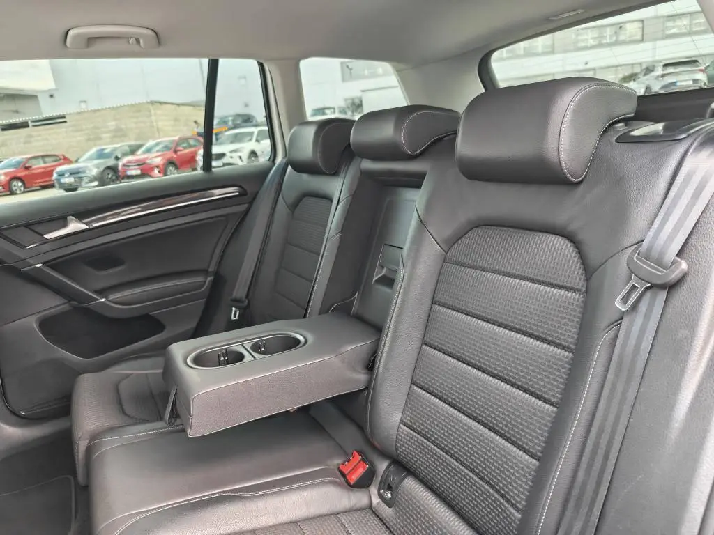 Volkswagen Golf Variant Highline DSG 1,6 / 81kW