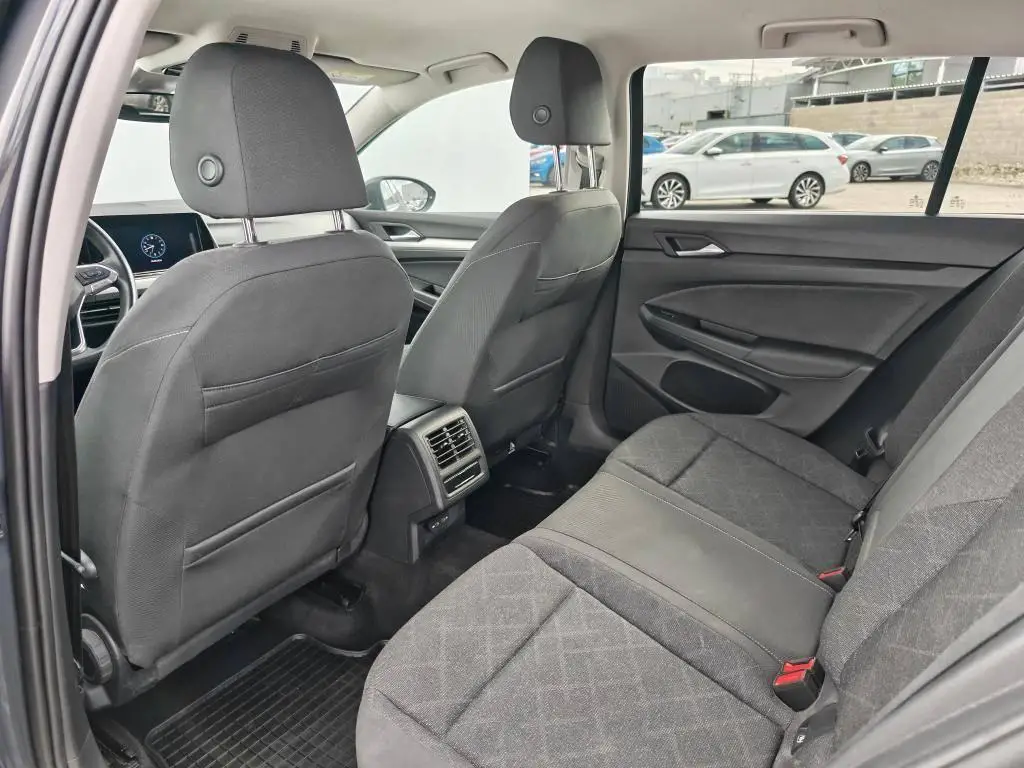Volkswagen Golf Variant Life 6G 1,0TSi / 81kW
