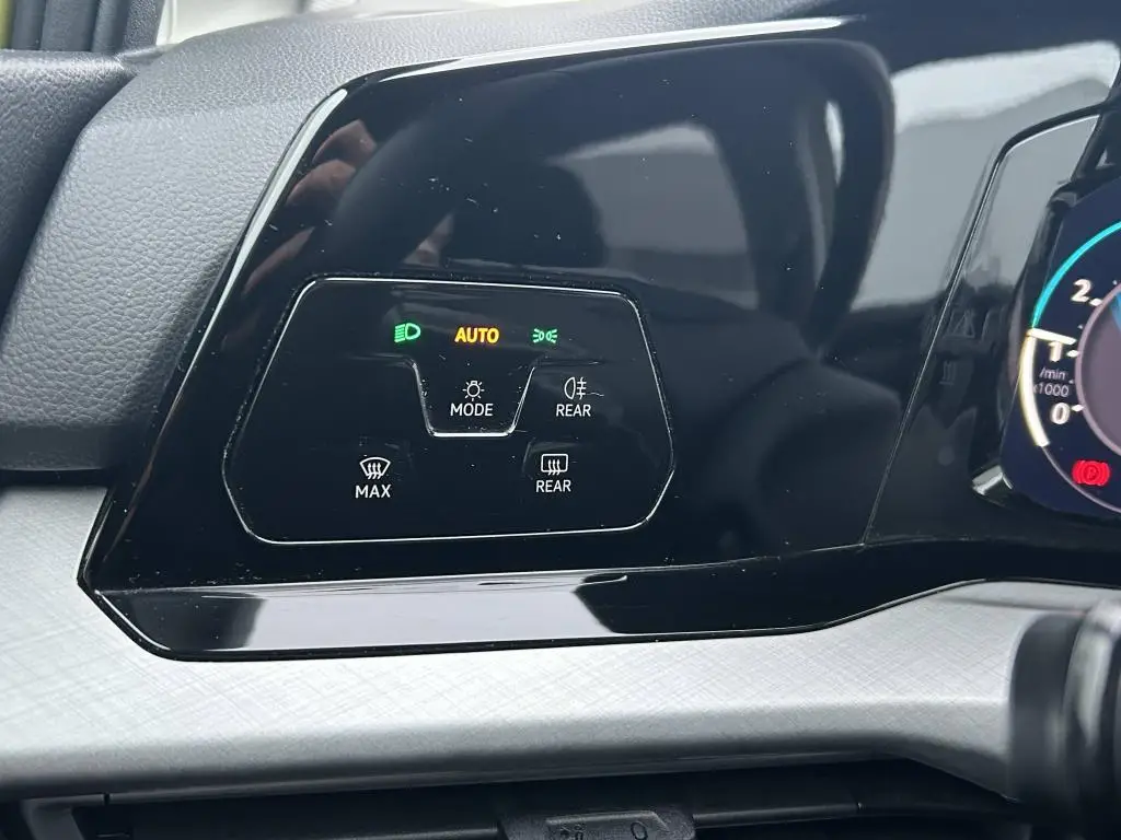 Volkswagen Golf Variant Life 6G 1,0TSi / 81kW