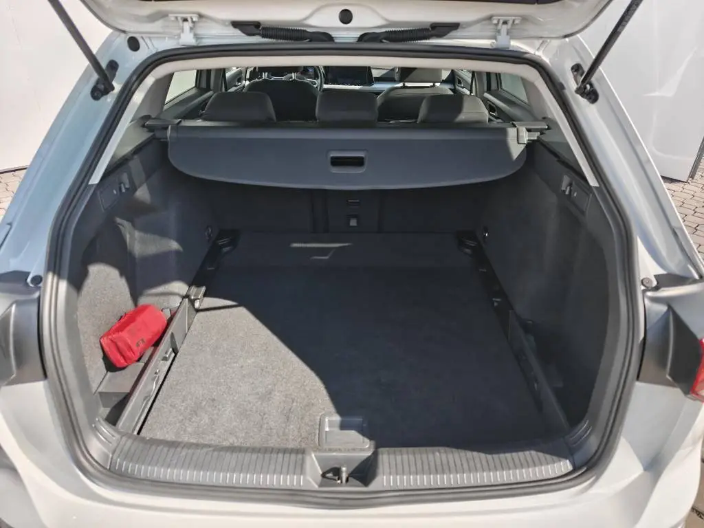 Volkswagen Golf Variant Life 6G 1,0TSi / 81kW