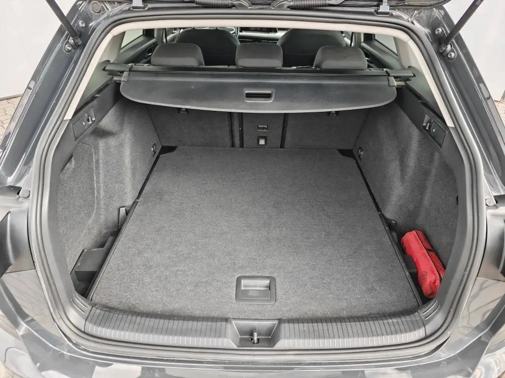 Volkswagen Golf Variant Life 6G 1,0TSi / 81kW