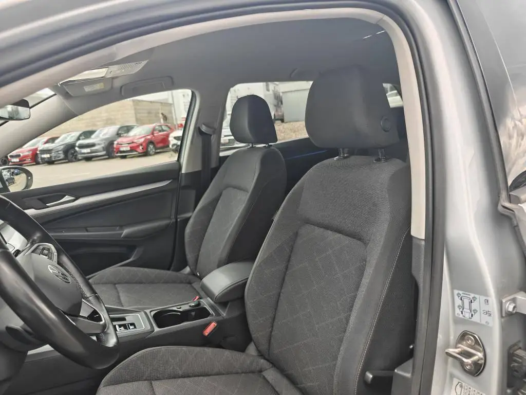 Volkswagen Golf Variant Life 7DSG 1,5 eTSI / 110kW