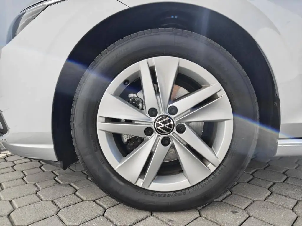 Volkswagen Golf Variant Life 7DSG 1,5 eTSI / 110kW