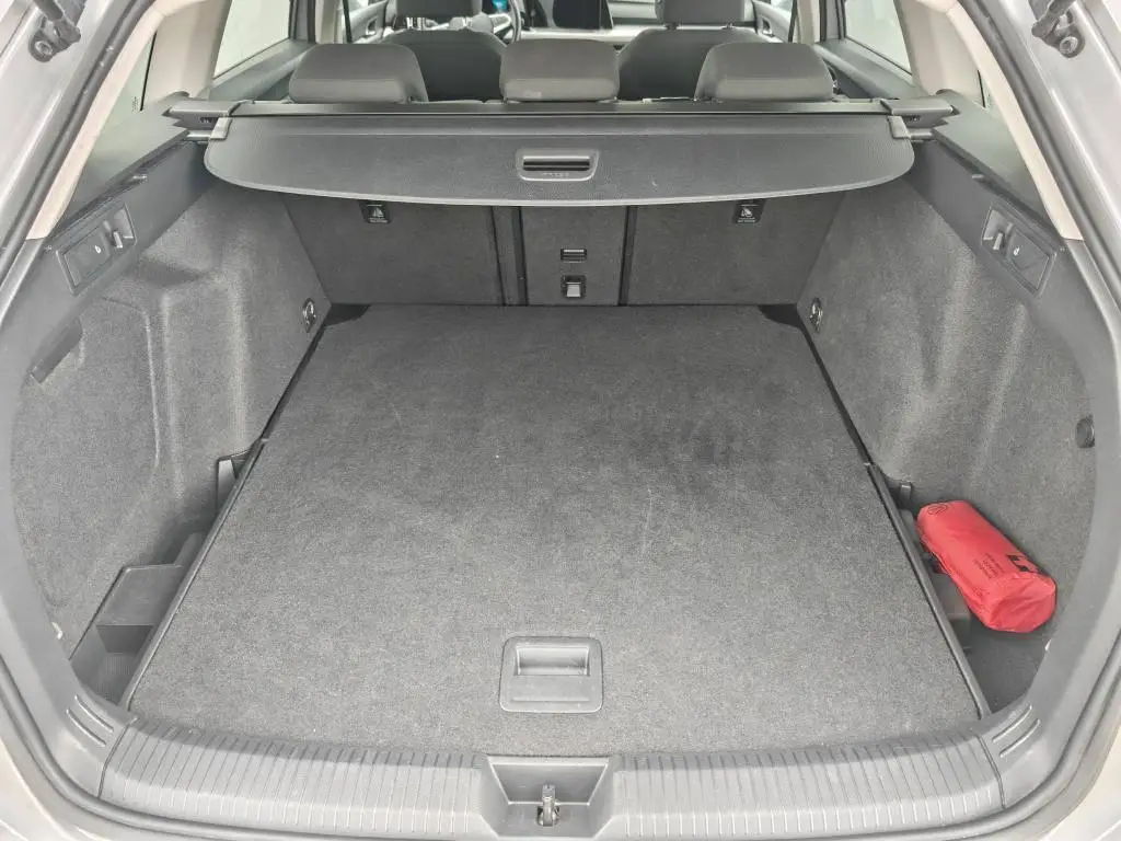 Volkswagen Golf Variant Life 7DSG 1,5 eTSI / 110kW