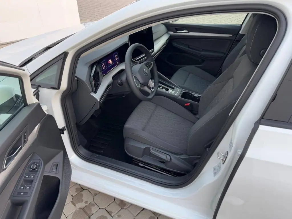 Volkswagen Golf Variant People 7DSG 1,5eTSI / 110kW