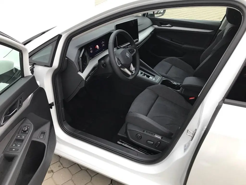 Volkswagen Golf Variant People 7DSG 1,5eTSI / 110kW