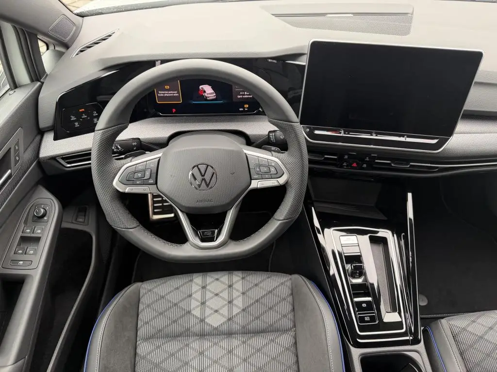 Volkswagen Golf Variant R-Line People 7DSG 2,0TDI / 110kW