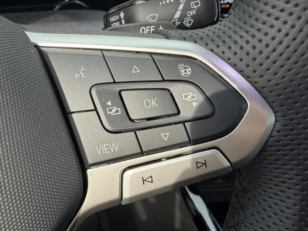 Volkswagen Golf Variant R-Line People 7DSG mHEV 1,5eTSI / 110kW