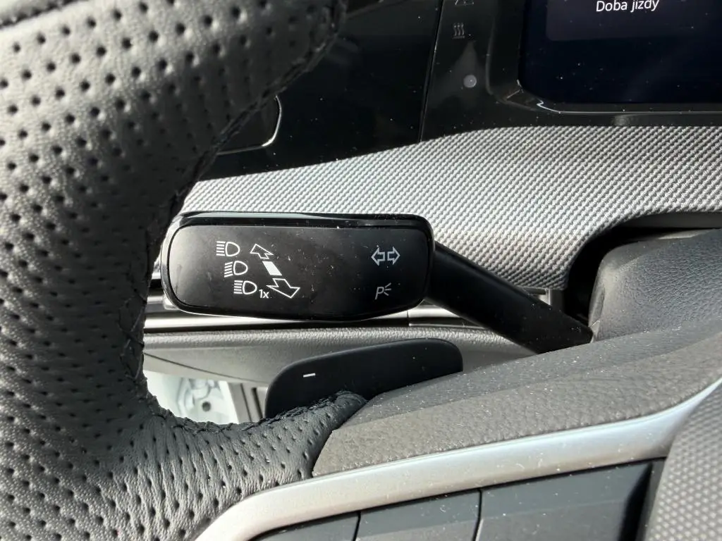 Volkswagen Golf Variant R-Line People 7DSG mHEV 1,5eTSI / 110kW