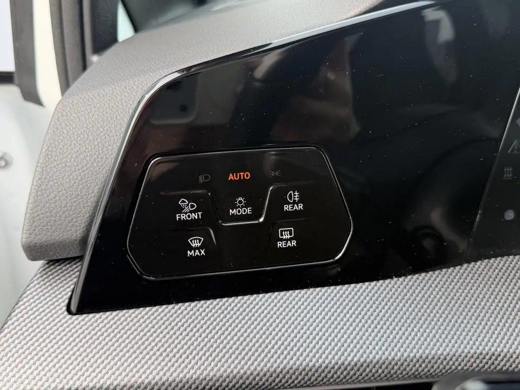 Volkswagen Golf Variant R-Line People 7DSG mHEV 1,5eTSI / 110kW