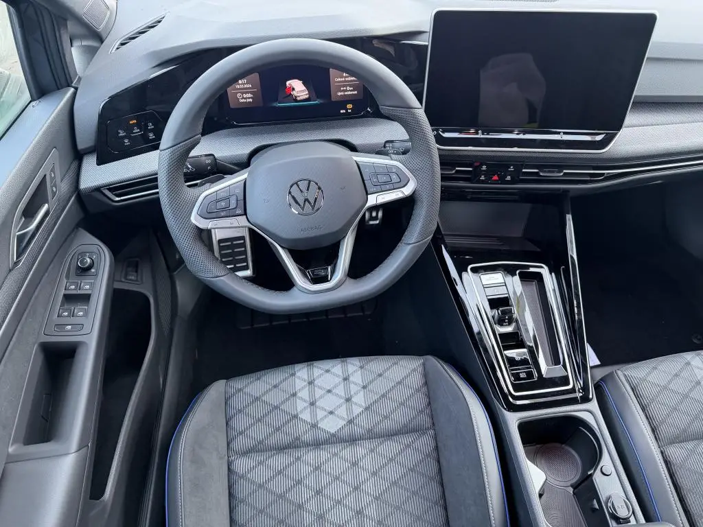 Volkswagen Golf Variant R-Line People 7DSG mHEV 1,5eTSI / 110kW