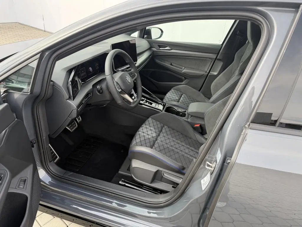 Volkswagen Golf Variant R-Line People 7DSG mHEV 1,5eTSI / 110kW