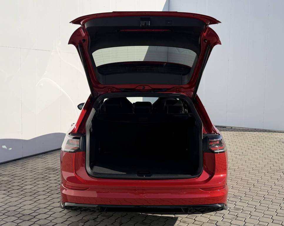 Volkswagen Golf Variant R-Line People 7DSG mHEV 1,5eTSI / 110kW