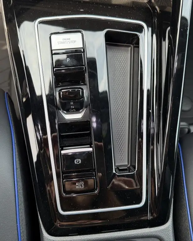 Volkswagen Golf Variant R-Line People 7DSG mHEV 1,5eTSI / 110kW