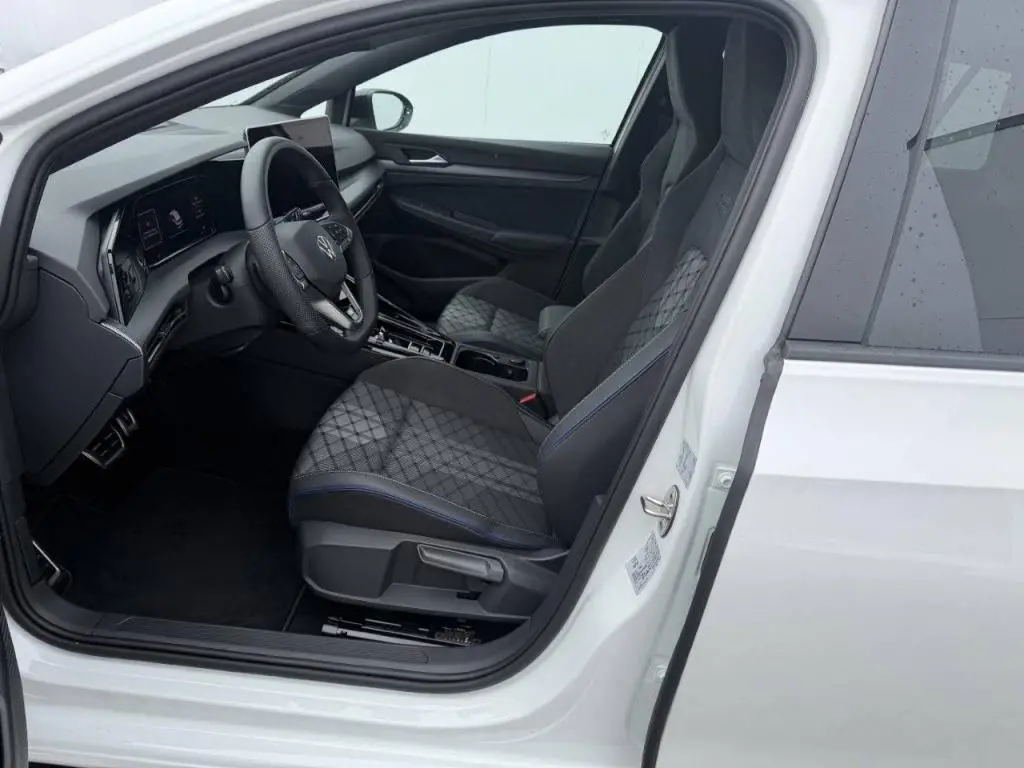 Volkswagen Golf Variant R-Line People 7DSG mHEV 1,5eTSI / 110kW