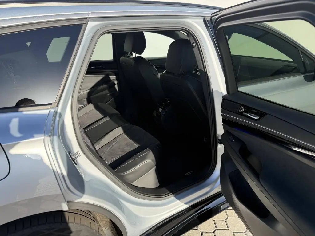 Volkswagen ID.7 Tourer Pro People 77kWh  / 210kW