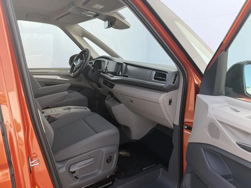 Volkswagen Multivan Long Life 7DSG 2,0TSI / 150kW