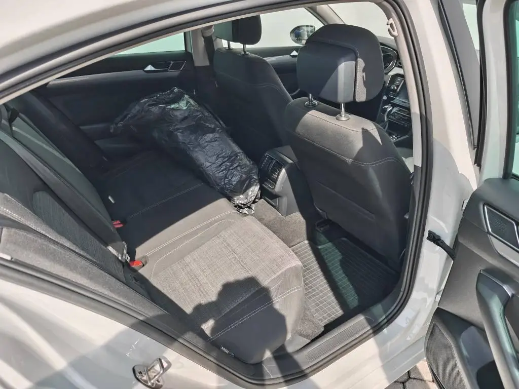 Volkswagen Passat Business 1,5TSI  / 110kW