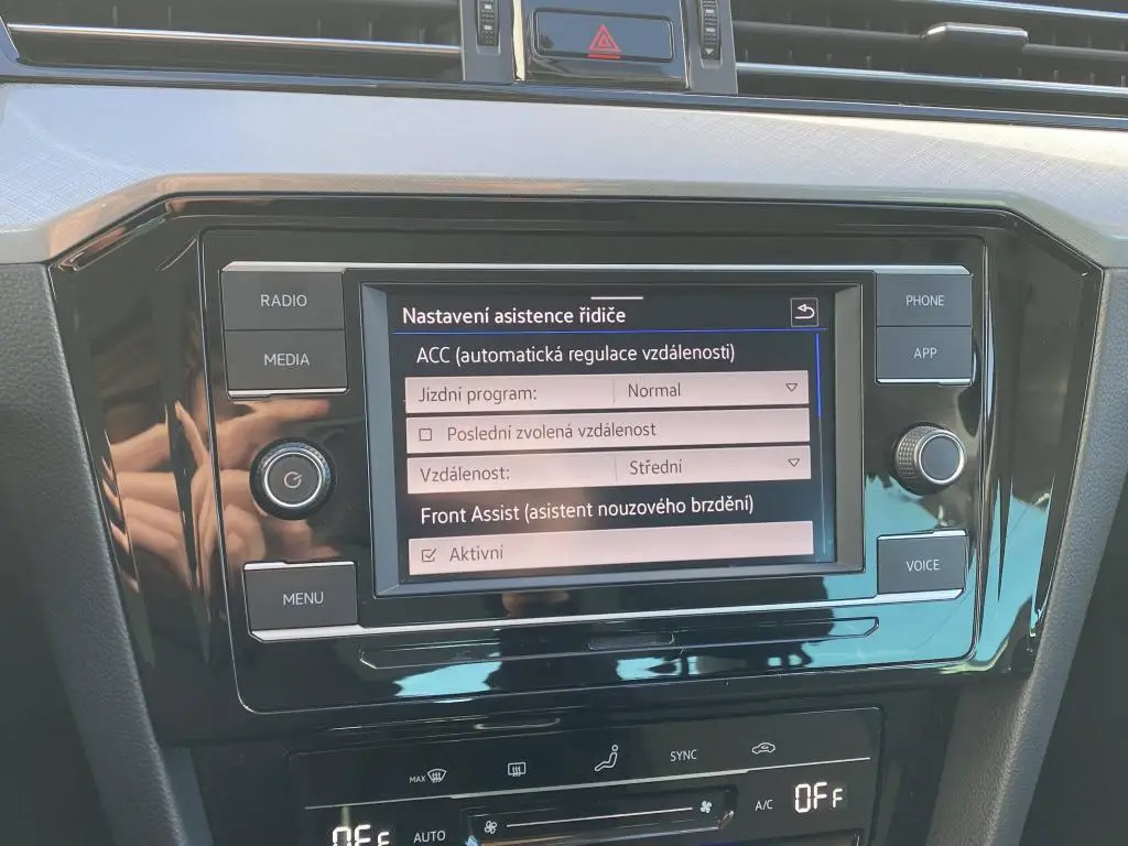 Volkswagen Passat Business 1,5TSI  / 110kW