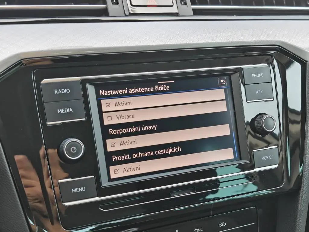 Volkswagen Passat Business 1,5TSI  / 110kW