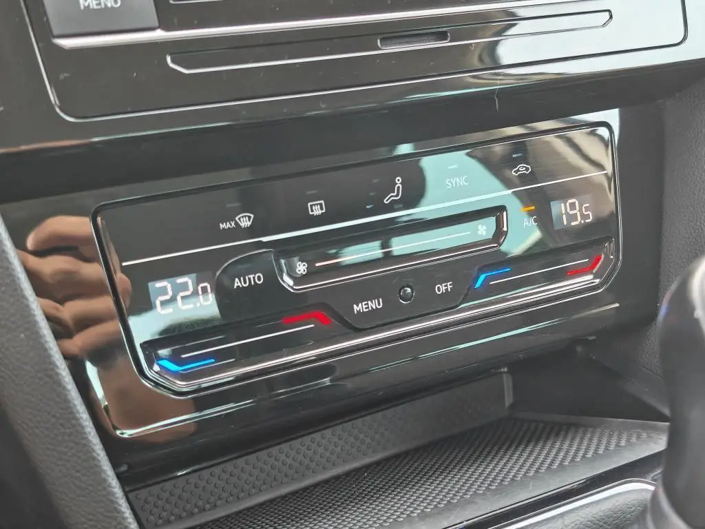 Volkswagen Passat Business 1,5TSI  / 110kW