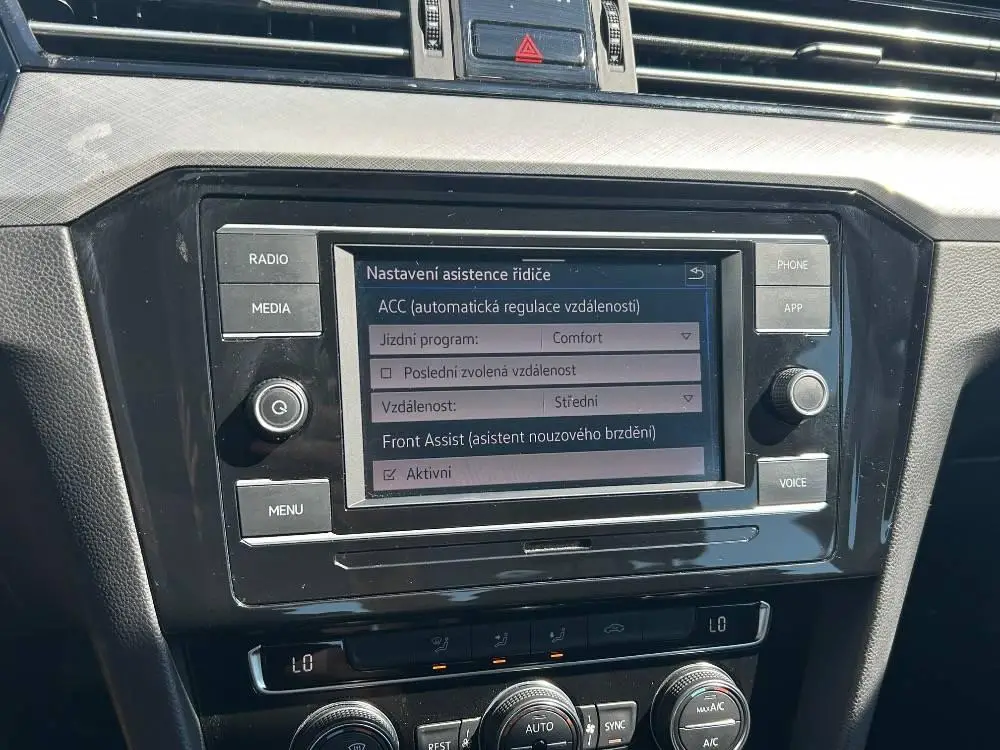 Volkswagen Passat Business 1,5TSI  / 110kW