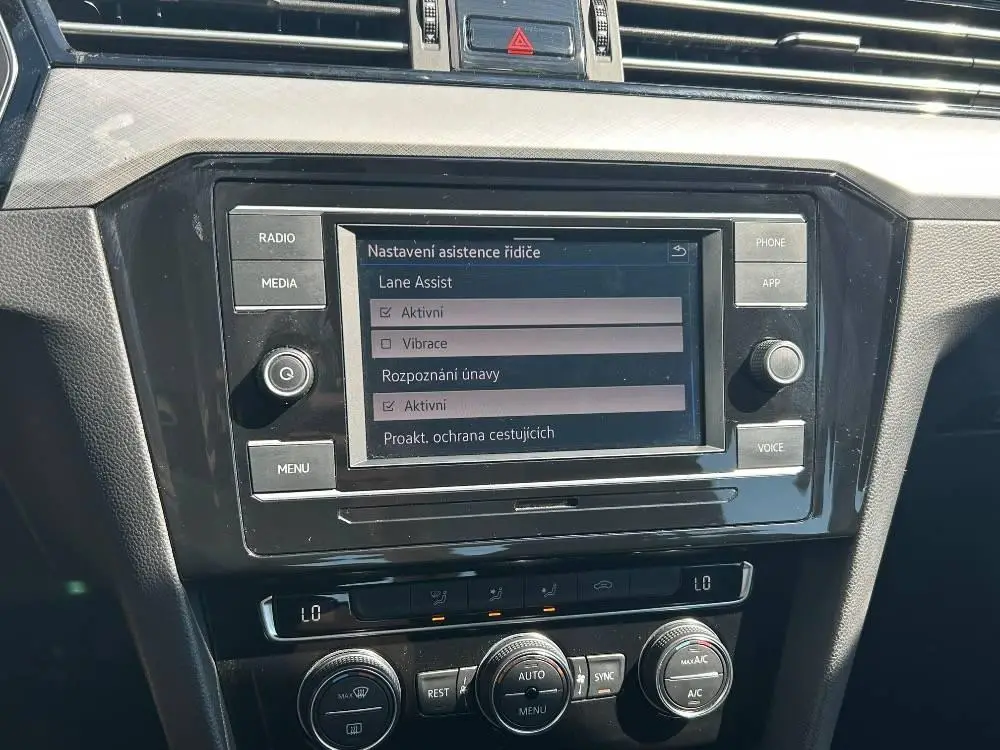 Volkswagen Passat Business 1,5TSI  / 110kW