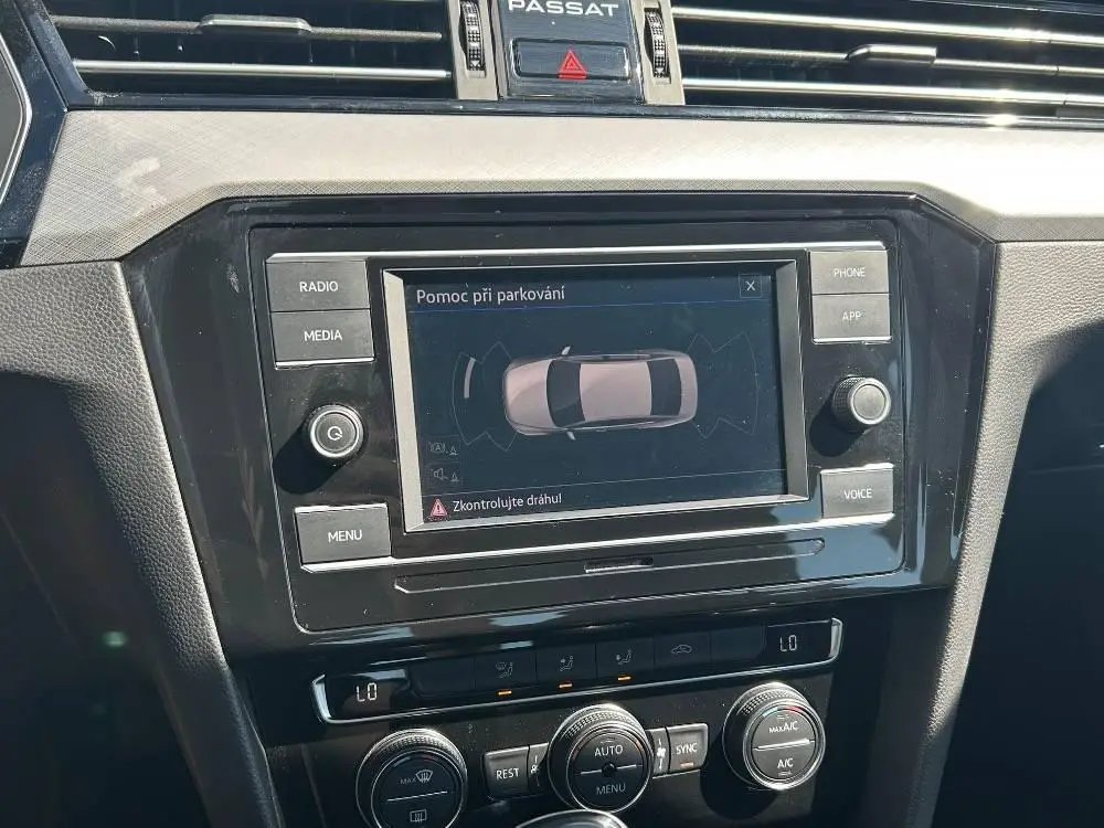 Volkswagen Passat Business 1,5TSI  / 110kW