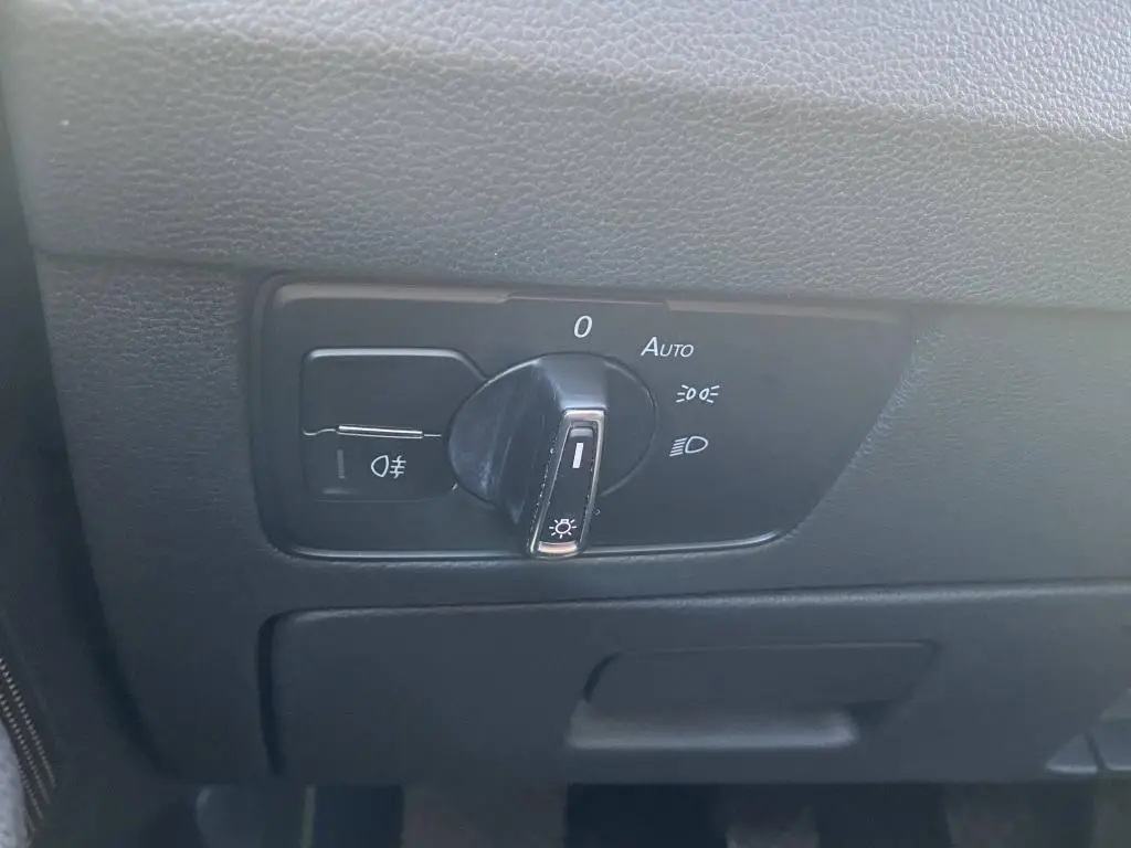 Volkswagen Passat Business 1,5TSI  / 110kW