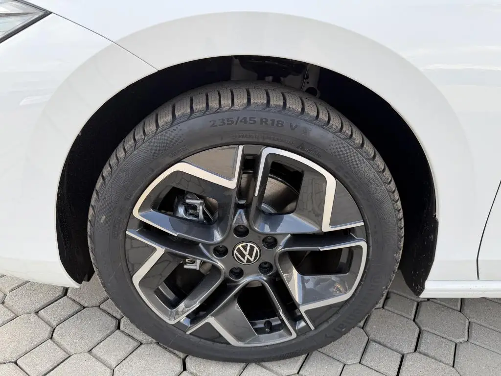 Volkswagen Passat Elegance 7DSG 1,5eTSI / 110kW