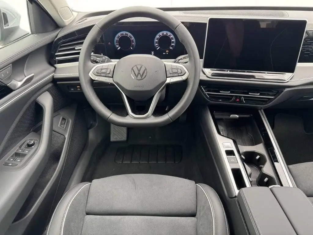 Volkswagen Passat Elegance 7DSG 2,0TDI / 110kW