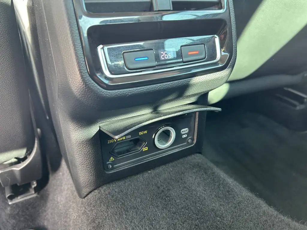 Volkswagen Passat Elegance 7DSG 2,0TSI / 140kW