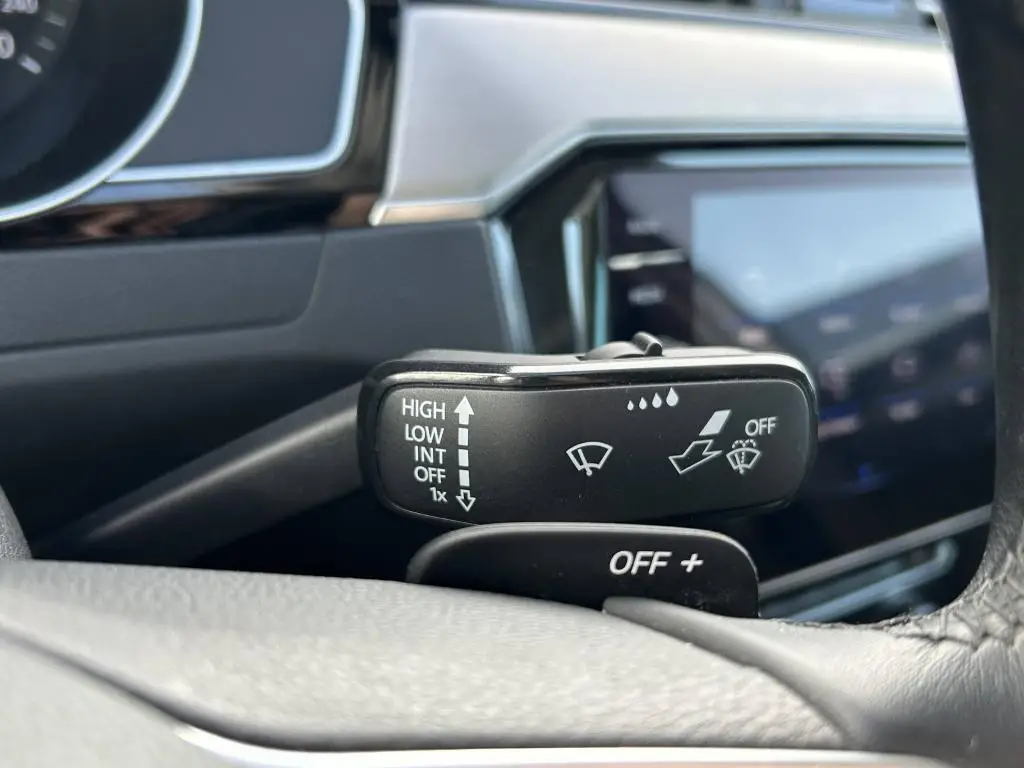 Volkswagen Passat Elegance 7DSG 2,0TSI / 140kW