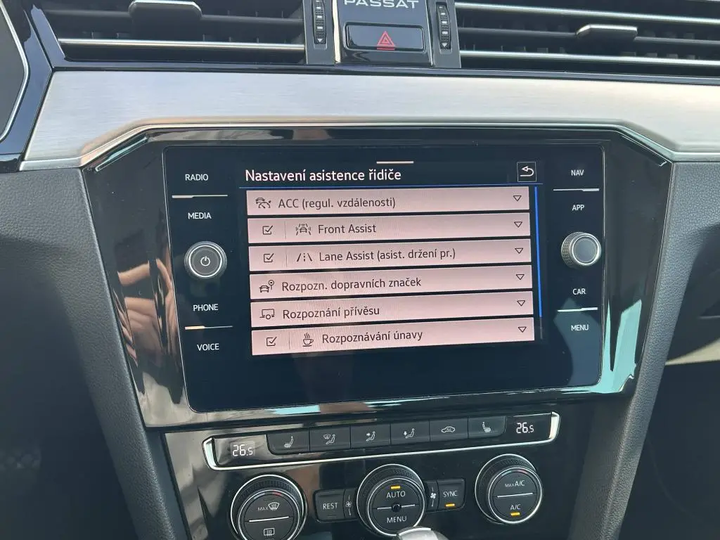 Volkswagen Passat Elegance 7DSG 2,0TSI / 140kW