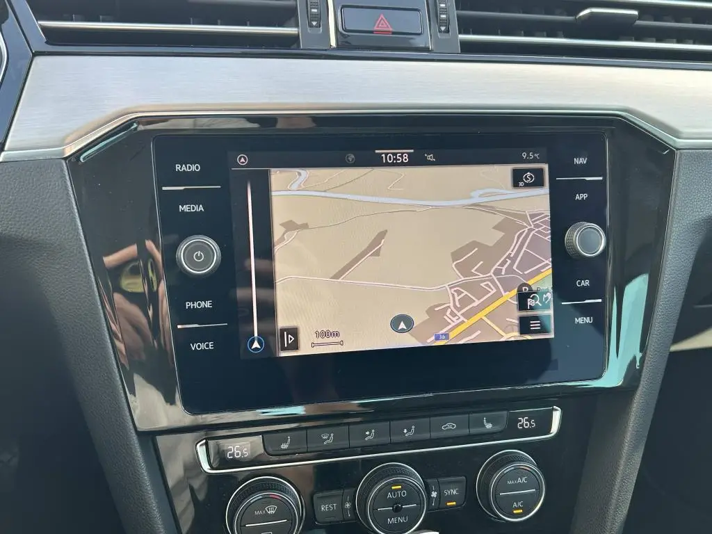 Volkswagen Passat Elegance 7DSG 2,0TSI / 140kW