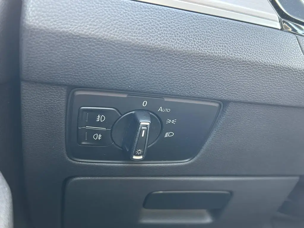 Volkswagen Passat Elegance 7DSG 2,0TSI / 140kW