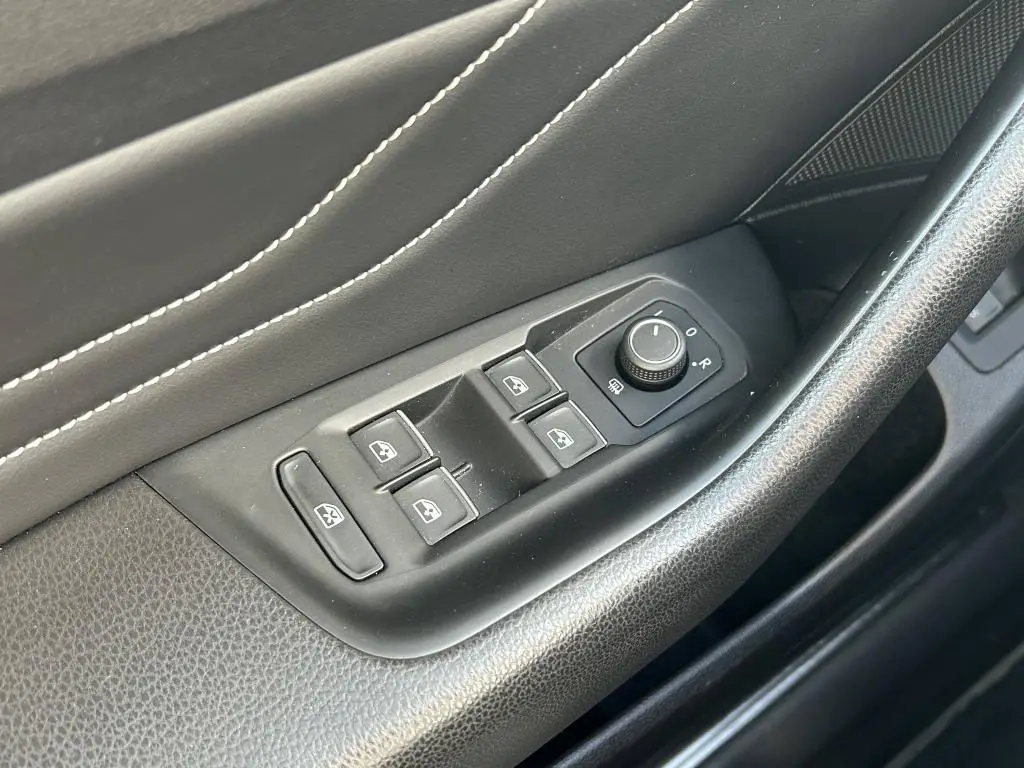 Volkswagen Passat Elegance 7DSG 2,0TSI / 140kW