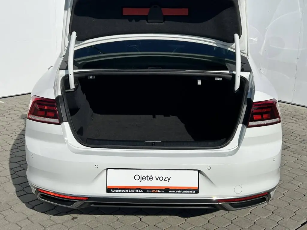 Volkswagen Passat Elegance 7DSG 2,0TSI / 140kW