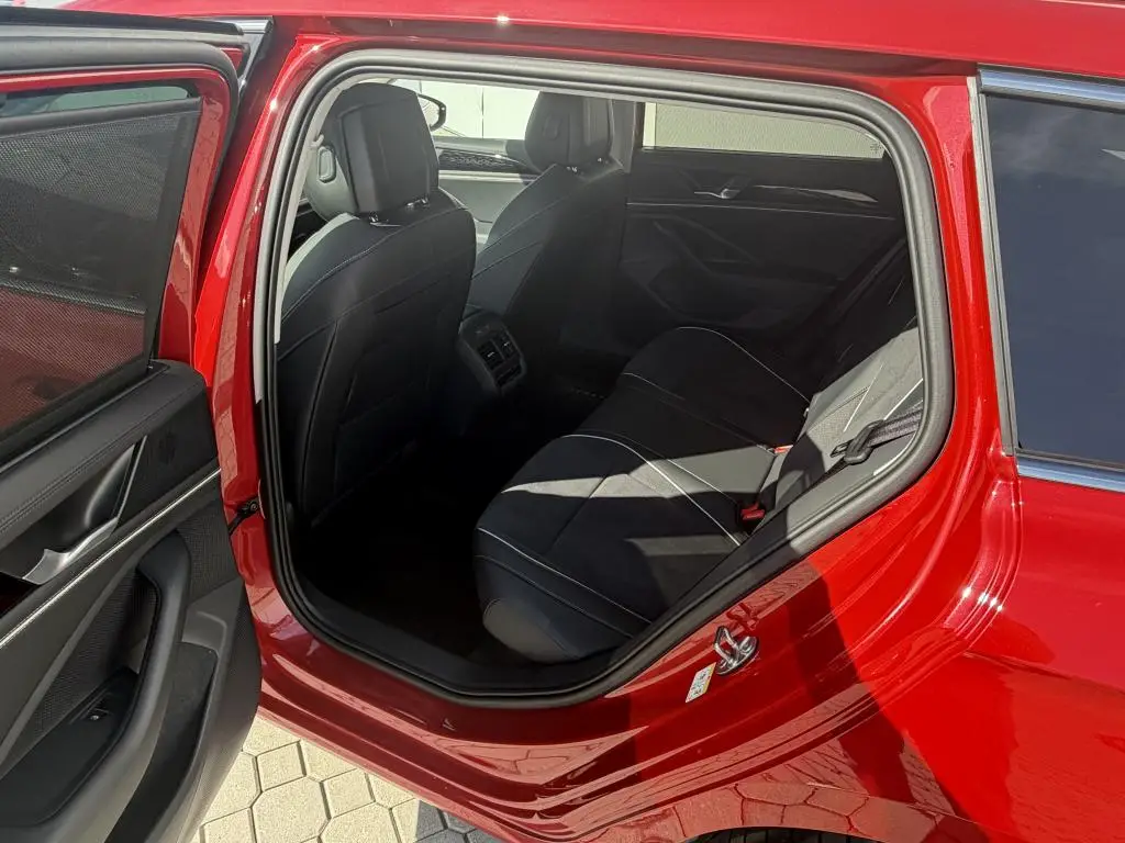 Volkswagen Passat Elegance DSG mHEV 1,5eTSI / 110kW